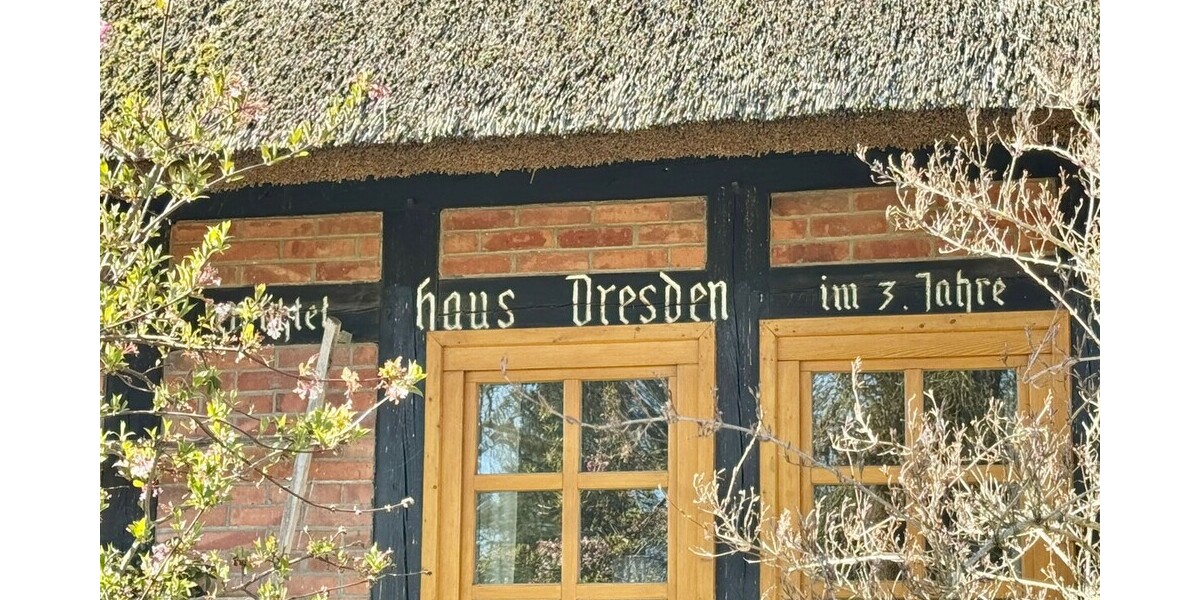 HORN IMMOBILIEN ++ tolles Reetdach-Fachwerkhaus in Alt Rehse bei Neubrandenburg, Denkmalschutz - Einfamilienhaus Alt Rehse Alt Rehse | Angebot:26225814