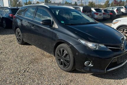 Toyota Auris 128.000 km 6.900 € Koblenz OT Neuendorf 56070