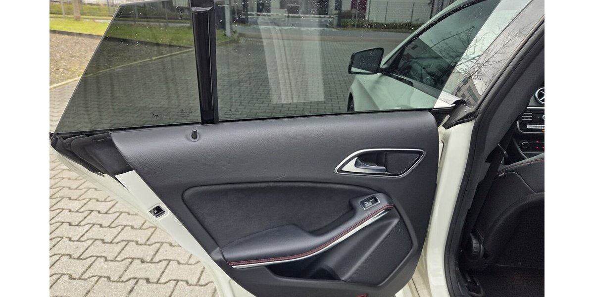Mercedes-Benz CLA 200 Shooting Brake AMG Line Navi/LED 120.570 km 12.400 &euro; Wilsdruff 01723