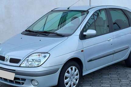 Renault Scenic 228.000 km 2.370 &euro; Hanau 63452