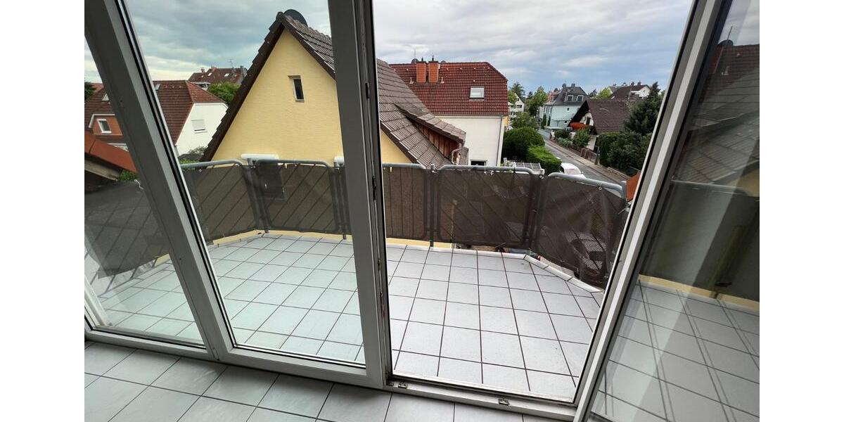 Dachgeschoßwohnung Griesheim - 3 Zimmer, 72 m&sup2;, 298.000&euro; | Angebot:26252302