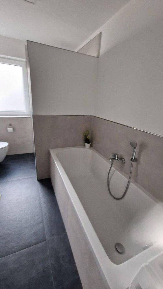 Moderne Doppelhaushälfte 141 qm - 6 Zimmer - mit kl. Garten - Neubau - provisionsfrei