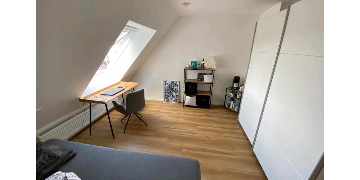 Dachgeschoßwohnung Stuttgart Stuttgart-West - 1 Zimmer, 12 m&sup2;, 520&euro; | Angebot:24994557