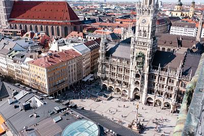 REPRÄSENTATIV IM HERZEN DER STADT