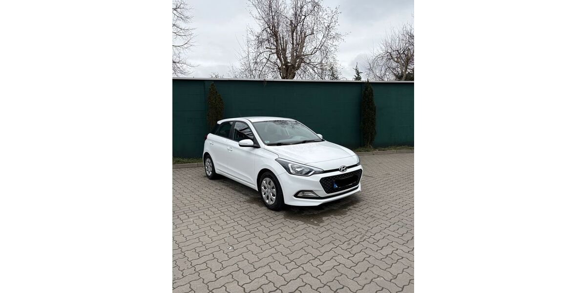 Hyundai i20 50.900 km 8.799 &euro; Osterholz-Scharmbeck 27711