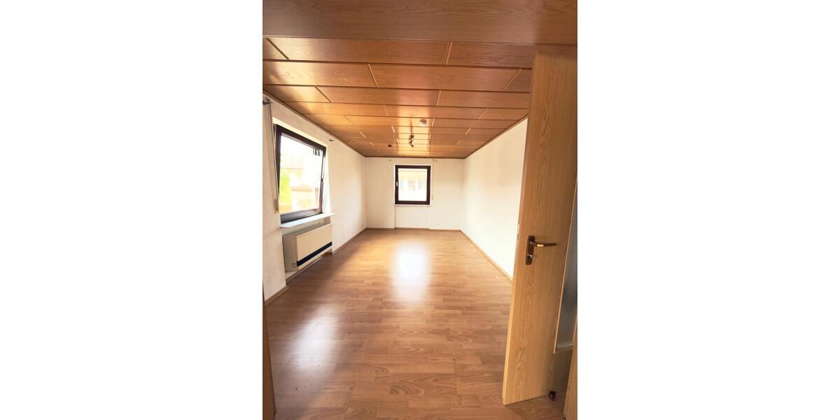 Etagenwohnung Nufringen - 3.5 Zimmer, 102 m&sup2;, 1.190&euro; | Angebot:26131512