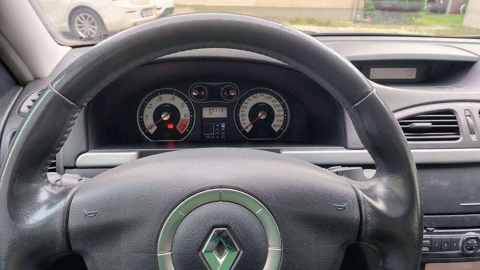 Renault Laguna 97.000 km 3.400 € Burghausen 84489