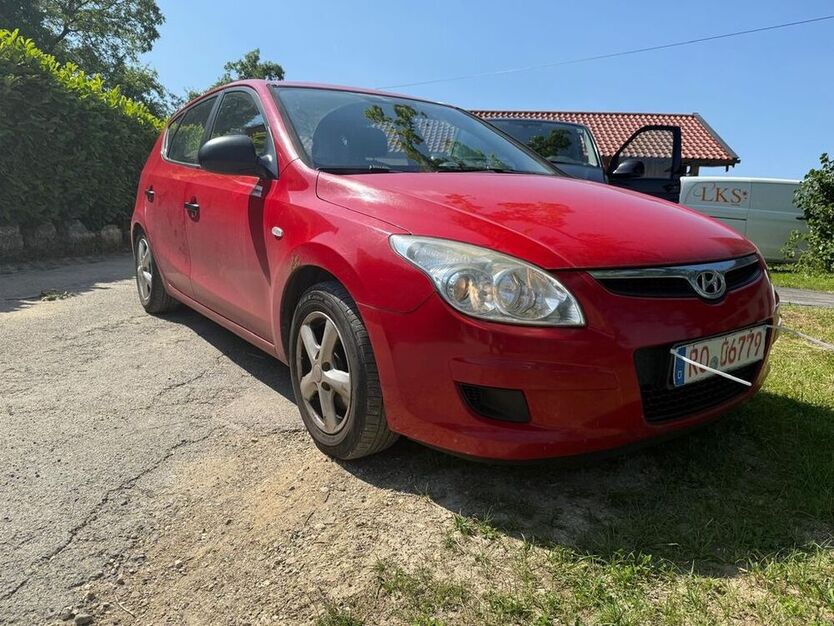 i30