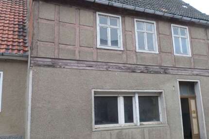 Haus Arneburg - 7 Zimmer, 137 m&sup2;, 20.000&euro; | Angebot:26141025