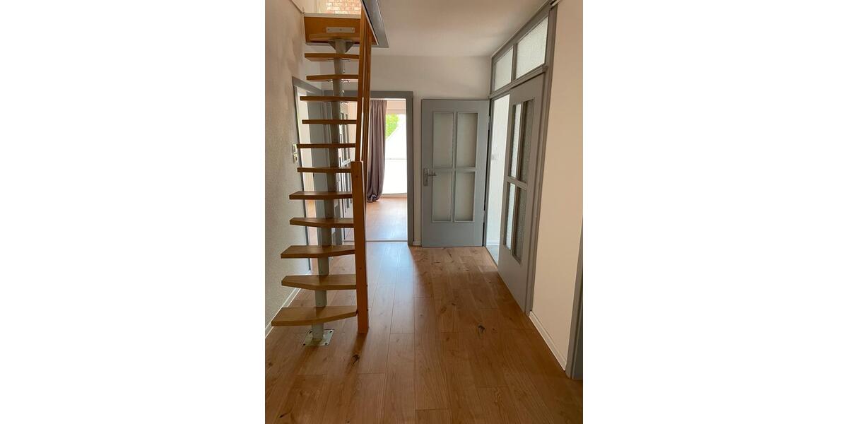 Etagenwohnung Uetze - 5 Zimmer, 115 m&sup2;, 1.000&euro; | Angebot:26415853