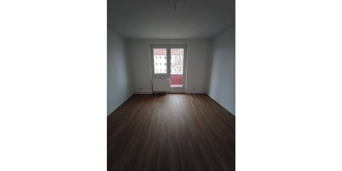 Etagenwohnung Merseburg Kötzschen - 3 Zimmer, 58 m&sup2;, 379&euro; | Angebot:26879186
