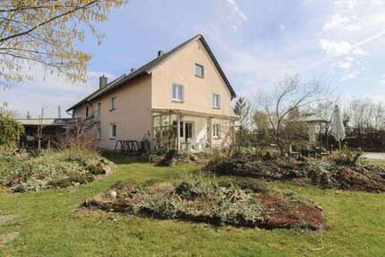 Haus zum Kaufen in Maxhütte-Haidhof 365.000 € 240.12 m²