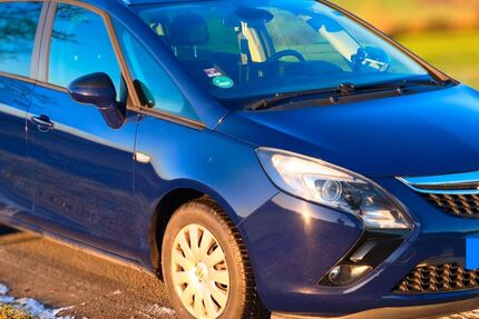 Opel Zafira Tourer 149.222 km 8.000 &euro; Einhaus 23911