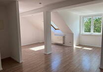 Helle Dachgeschoßwohnung mit Balkon & Einbauküche - Nähe RUB, ideal für 1-2 Personen