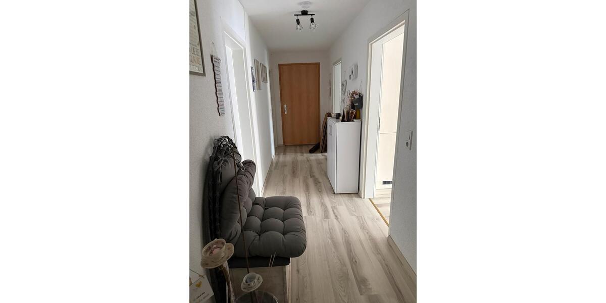 Etagenwohnung Singen (Hohentwiel) - 4 Zimmer, 100 m&sup2;, 285.000&euro; | Angebot:27091359