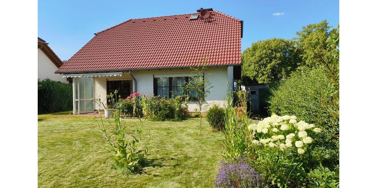Einfamilienhaus Bad Arolsen - 5 Zimmer, 120 m&sup2;, 325.000&euro; | Angebot:27029290