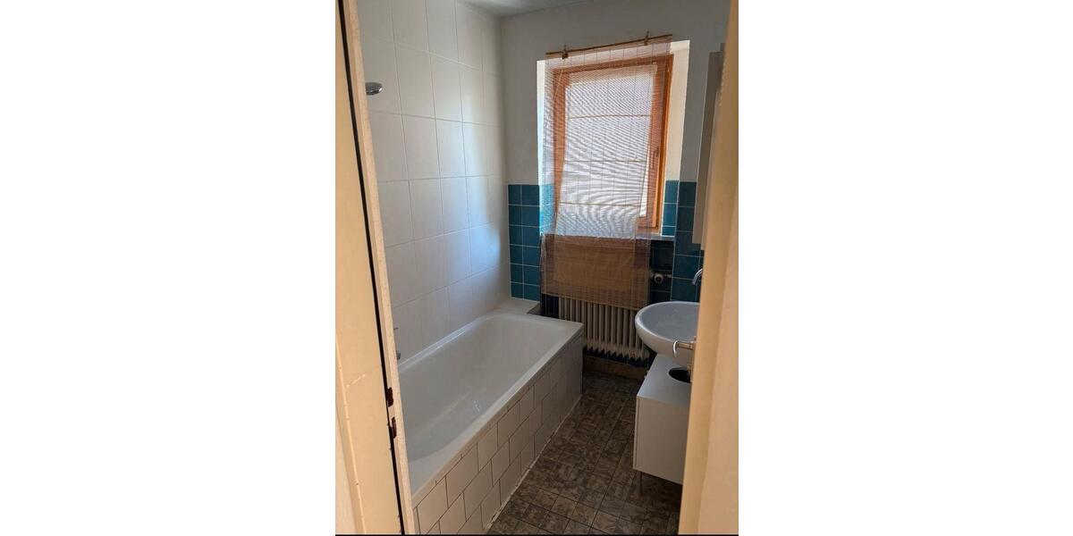 Mehrfamilienhaus, Wohnhaus Würzburg Dürrbachau - 13 Zimmer, 340 m&sup2;, 630.000&euro; | Angebot:26399413