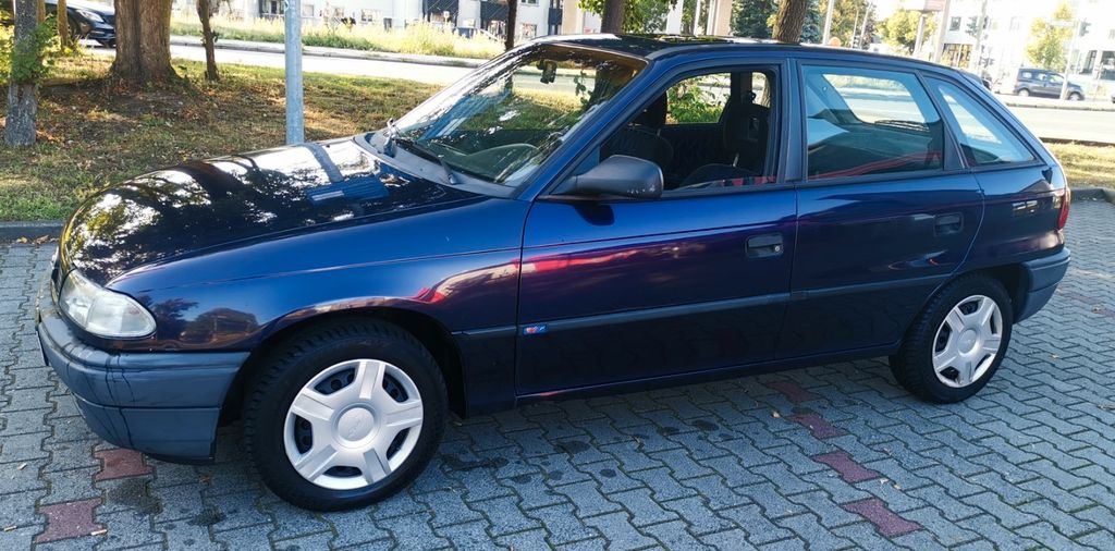 Opel Astra 120.000 km 1.999 &euro; Berlin 13405