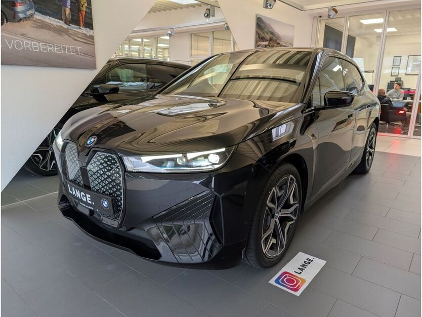 BMW iX 70.969 km 59.990 € Sundern 59846