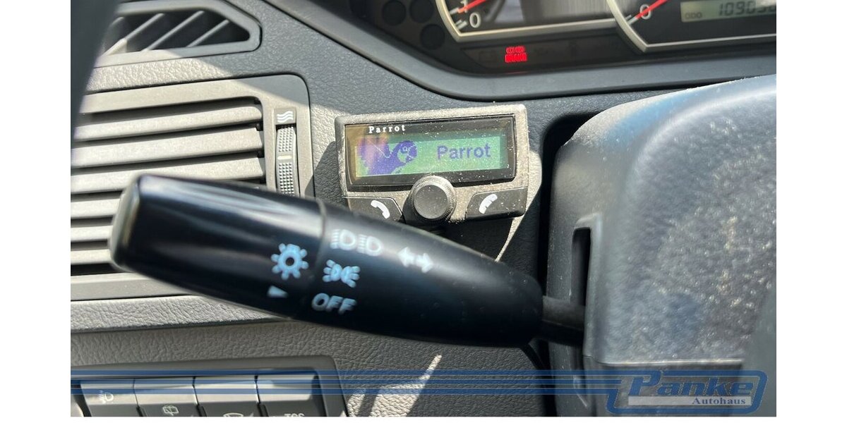 Kia Carens 2.0 16V EX Van*SchiebeD.*Klima*PDC*Bluet* 109.096 km 1.100 € Berlin 13187