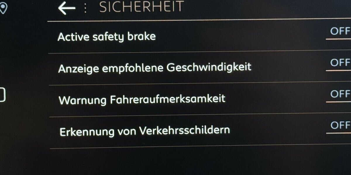 Peugeot 5008 GT 130 Black Edition EAT8 1.Hand Massage 20.400 km 25.920 &euro; Lich 35423