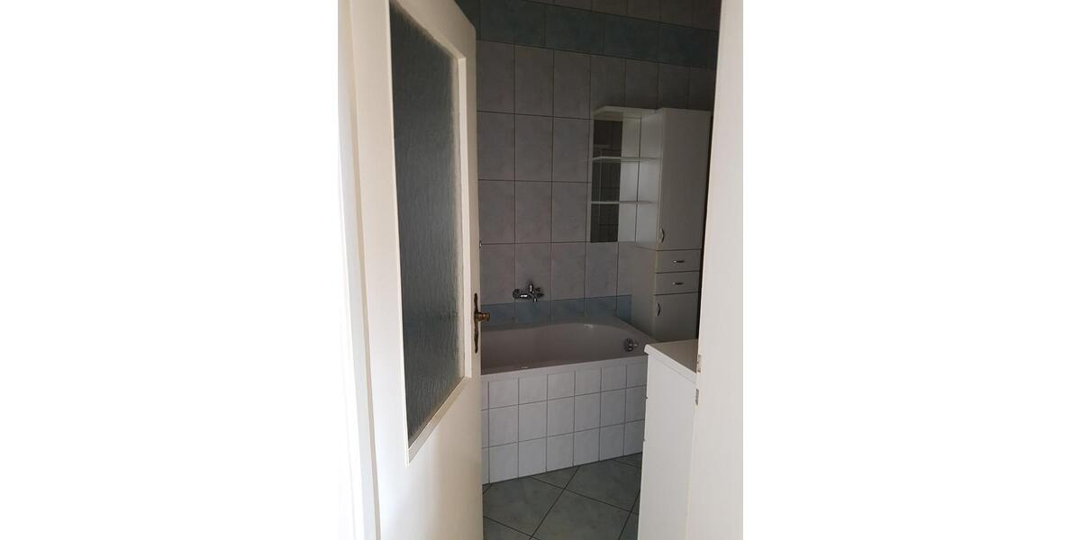 Etagenwohnung Sondershausen - 3 Zimmer, 88 m&sup2;, 440&euro; | Angebot:25219320