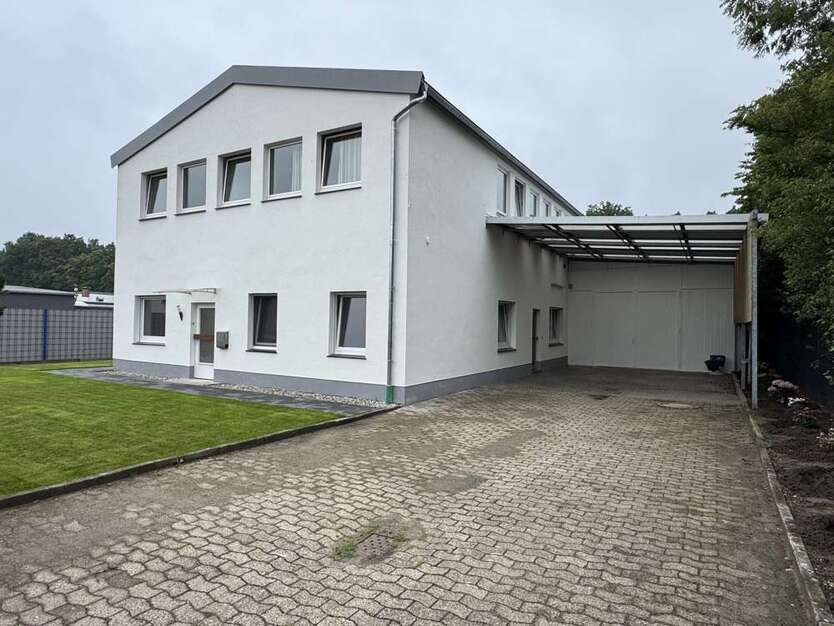 Halle in Bielefeld 5.500 € 733 m²
