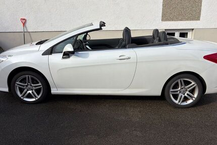 Peugeot 308 82.000 km 5.800 &euro; Feldkirchen 85622