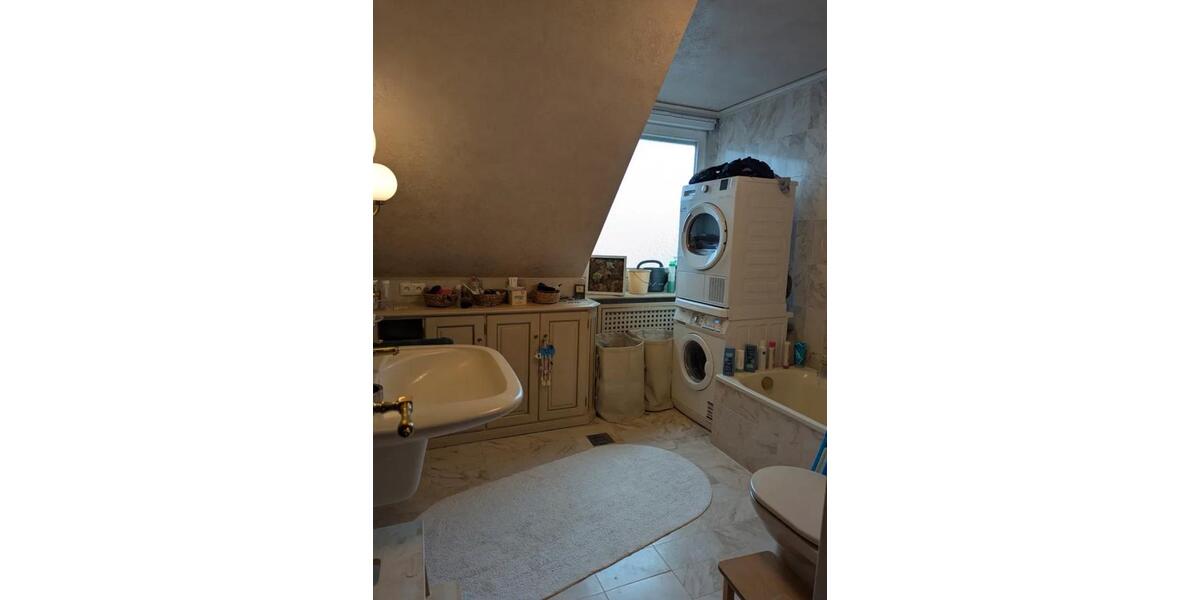 Dachgeschoßwohnung Aachen Eilendorf - 4 Zimmer, 110 m&sup2;, 900&euro; | Angebot:26639552