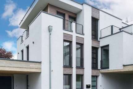 Haus zum Kaufen in Burscheid 899.000 € 239 m² 7 zimmer