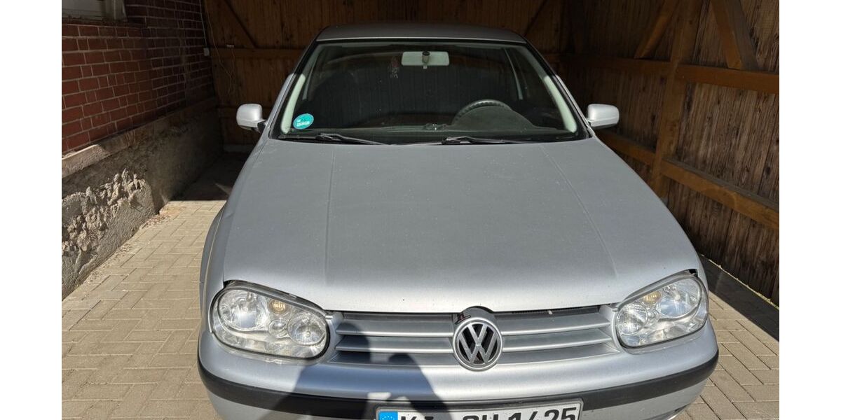 VW Golf 184.000 km 850 &euro; Ahrensbök 23623