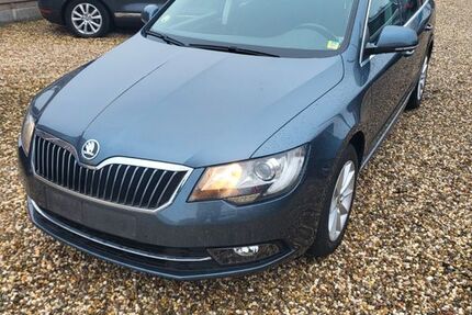 Skoda Superb 195.071 km 5.800 &euro; Zwickau 08058