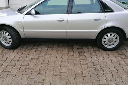 Audi A4 201.000 km 4.250 € Görwihl 79733