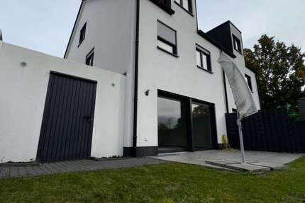 Haus zum Mieten in Wiesbaden 3.200 € 170 m² 5 zimmer