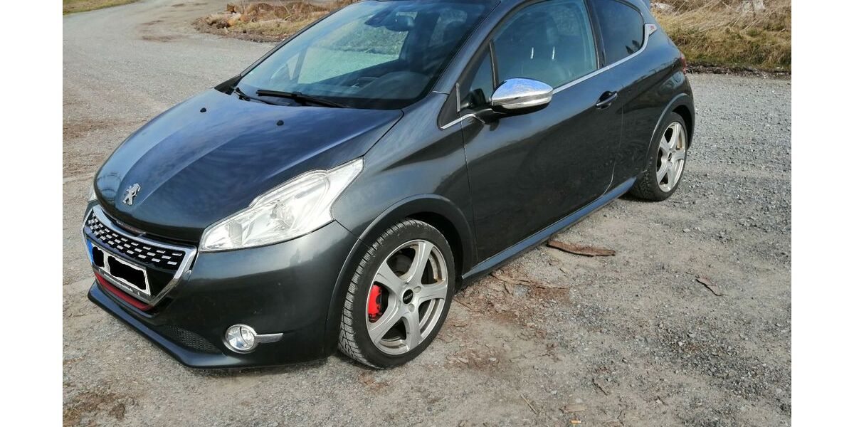 Peugeot 208 37.000 km 13.200 &euro; Frankenberg 35066