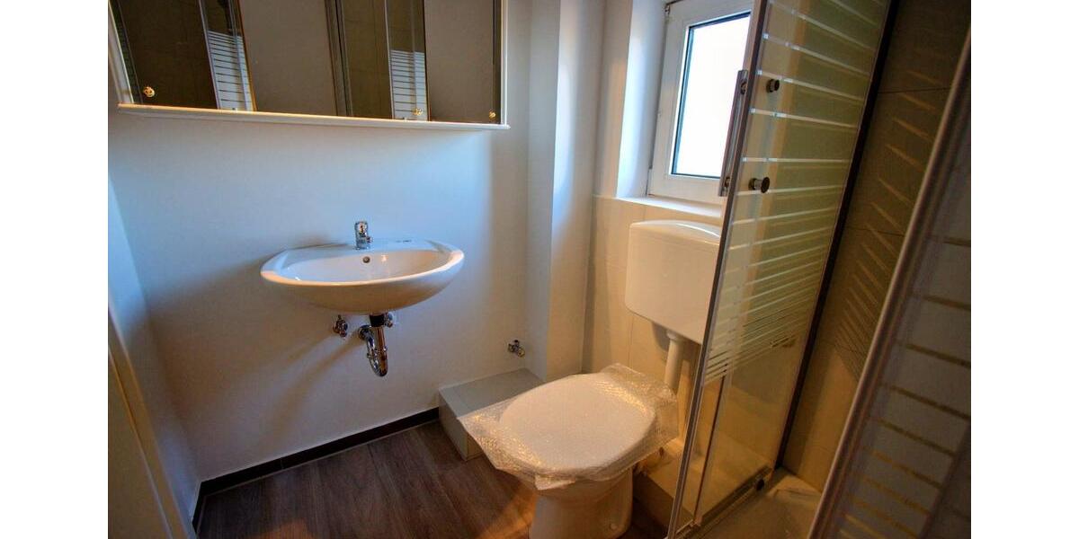 Dachgeschoßwohnung Wilhelmshaven - 2 Zimmer, 75 m&sup2;, 530&euro; | Angebot:26046996