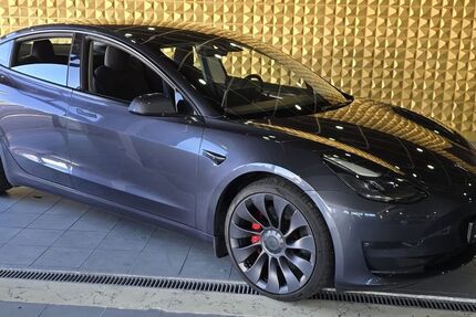 Tesla Model 3 65.000 km 27.250 € Eningen unter Achalm 72800