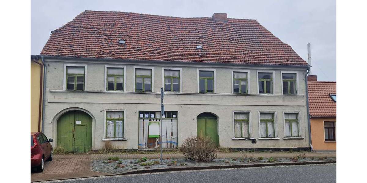 Haus zum Kaufen in Tessin 65.000 € 220 m² 9 zimmer