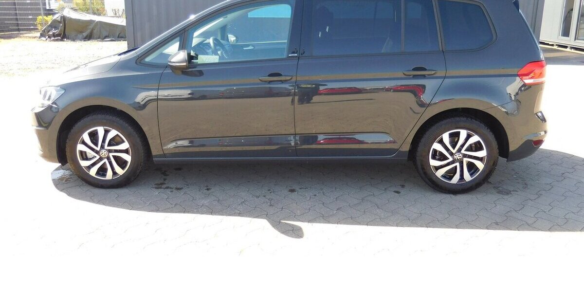 VW Touran 1.5 Comfortline Active BMT TSI DSG Navi 21.400 km 23.990 &euro; Vordorf 38533