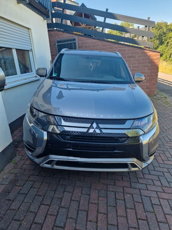 Plug-in Hybrid Outlander