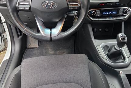 Hyundai i30 53.000 km 16.600 &euro; Hamm 59077