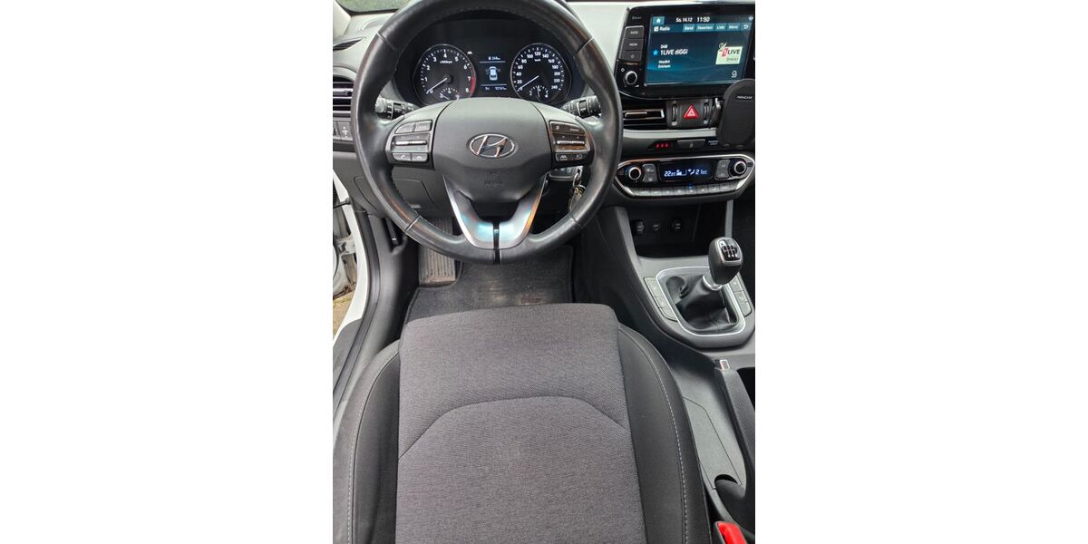 Hyundai i30 53.000 km 16.600 &euro; Hamm 59077