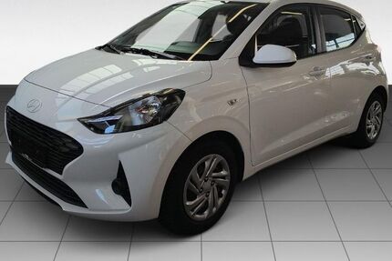 Hyundai i10 5.789 km 15.360 &euro; München 81677