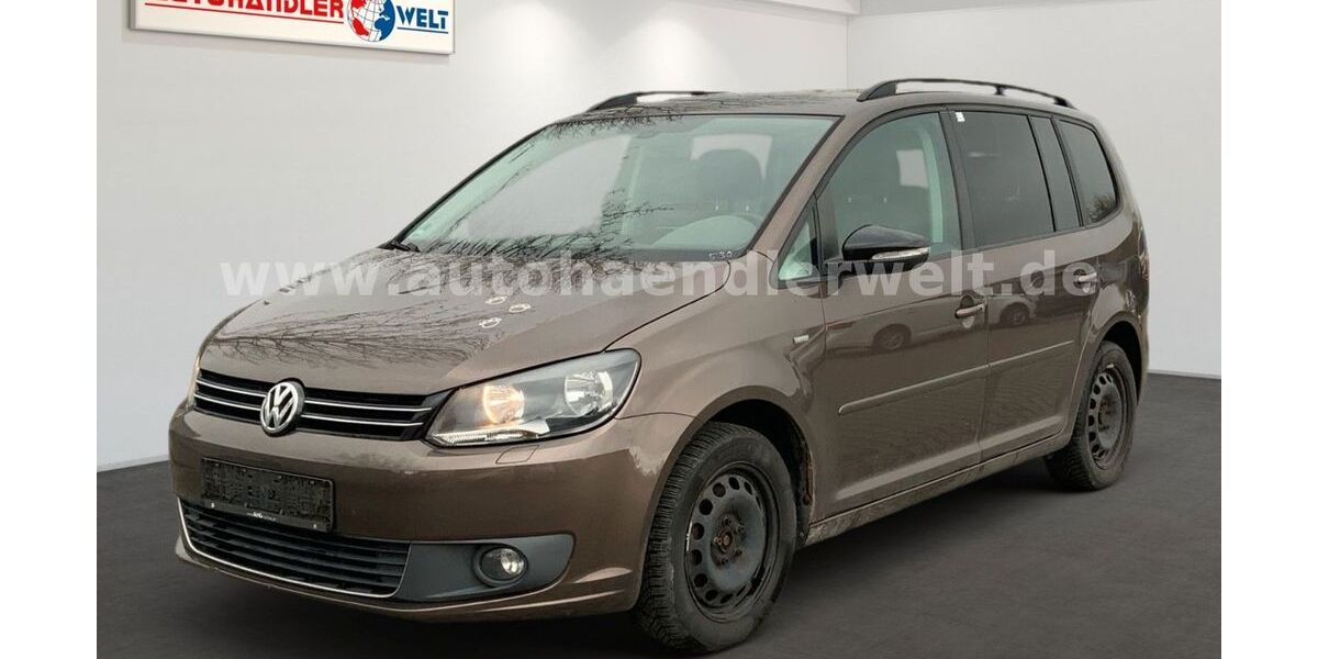 VW Touran 149.743 km 4.199 &euro; Brehna 06796
