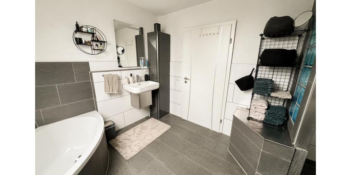 Dachgeschoßwohnung Walzbachtal - 2 Zimmer, 105 m&sup2;, 320.000&euro; | Angebot:23660126