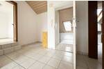 Außergewöhnliche 4,5 Zimmer Wohnung direkt am Feld mit Garage