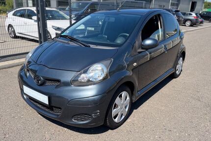 Toyota Aygo (X) 177.000 km 2.500 &euro; Troisdorf (10 km Köln-Bonn Airport) 53842