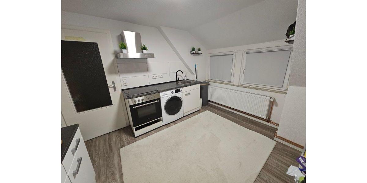 Dachgeschoss Wohnung - komplett modernisiert! 1 zimmer