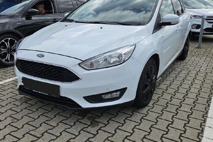 Ford Focus 88.500 km 10.490 € Hoyerswerda 02977