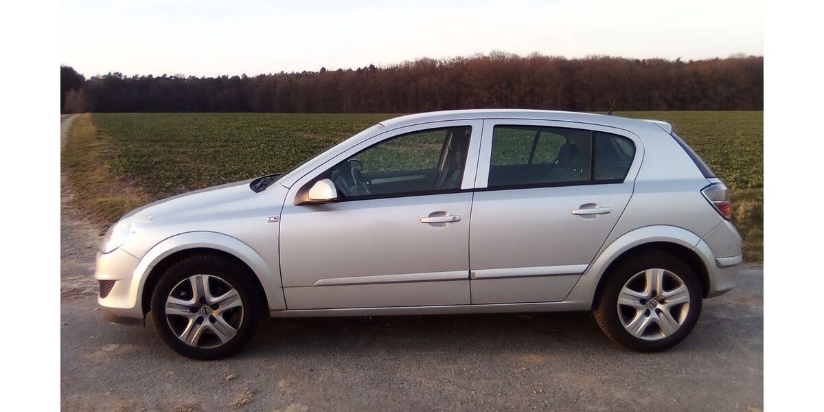 Opel Astra 118.000 km 3.330 &euro; Haunetal 36166